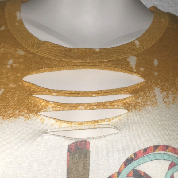 Custom bleached Fall tee - Picture 3 of 4